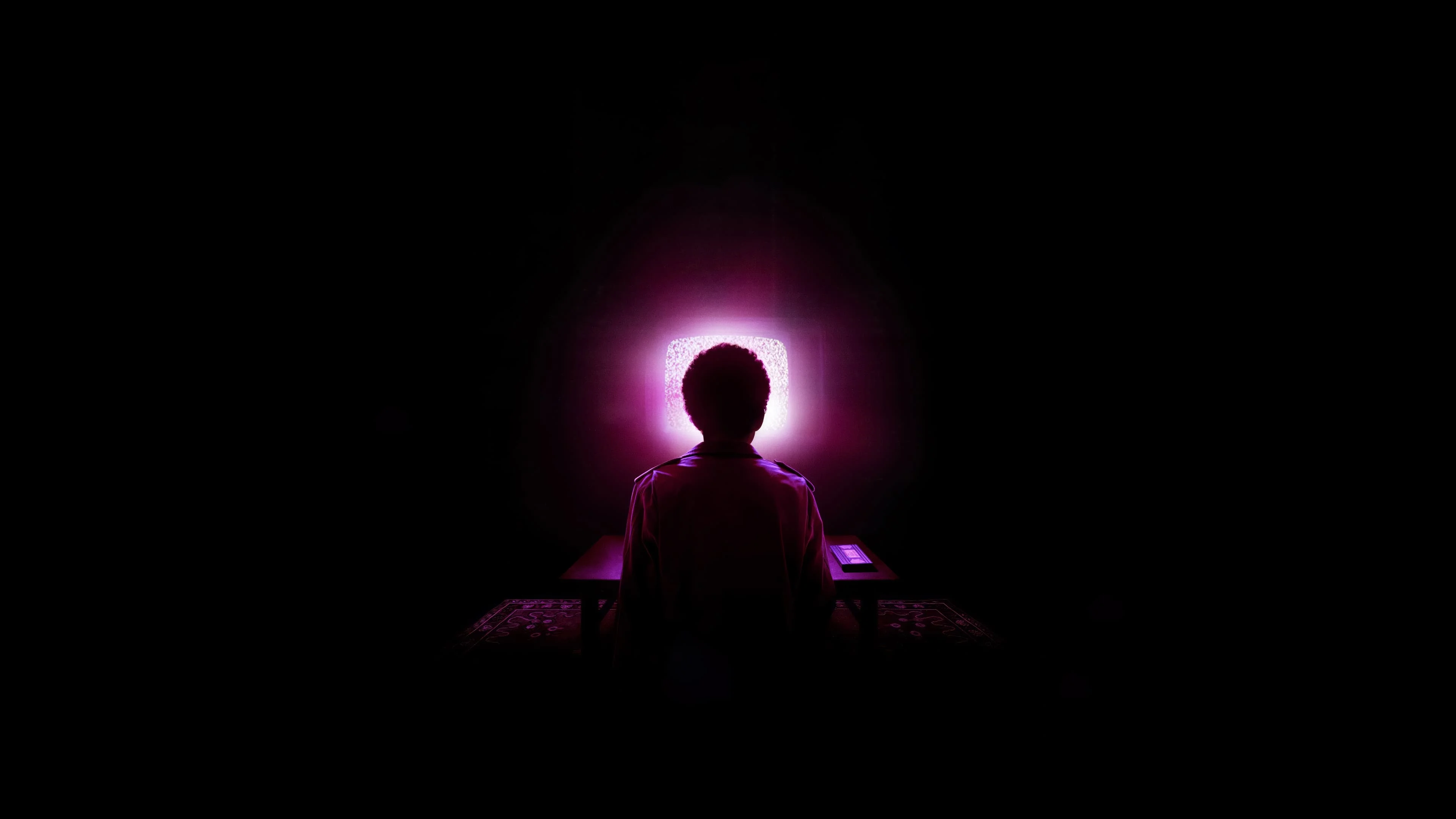 Tôi Thấy TV Bừng Sáng - I Saw The TV Glow